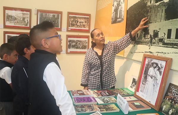 Exhiben exposición fotográfica de Emiliano Zapata en Museo Regional de Tepexi