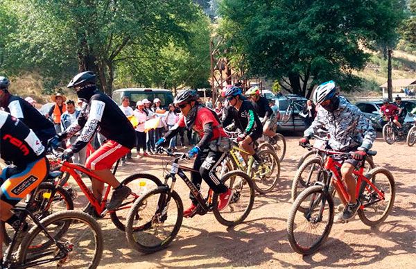 Realizan primera carrera ciclista en zonas turísticas de Ixtapaluca