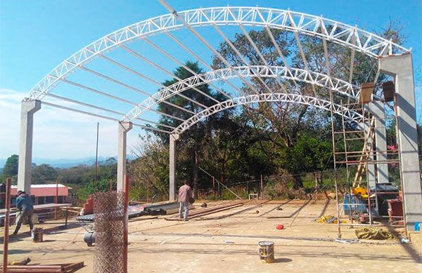 Construye Antorcha techado en Acateno