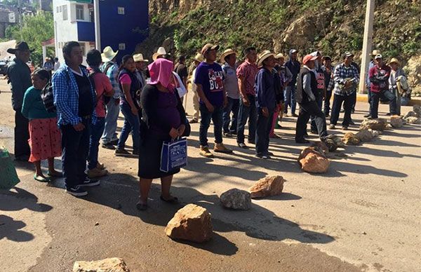 Movimiento Campesino Guerrerense se manifiesta en Sader y Cader en varios municipios