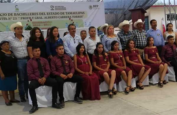 COBAT 23 Prof.y Gral.Alberto Carrera Torres, entrega la 8Âª generación