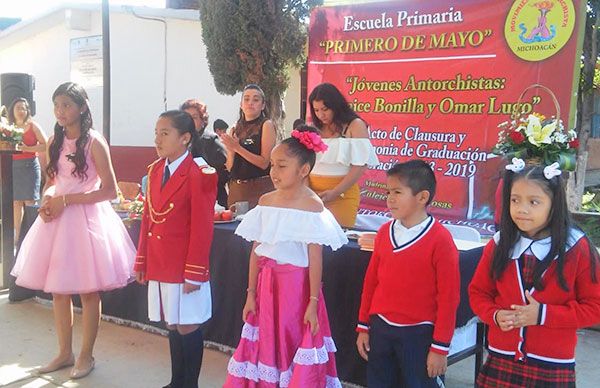 Culmina ciclo escolar primaria fomentada por el antorchismo michoacano