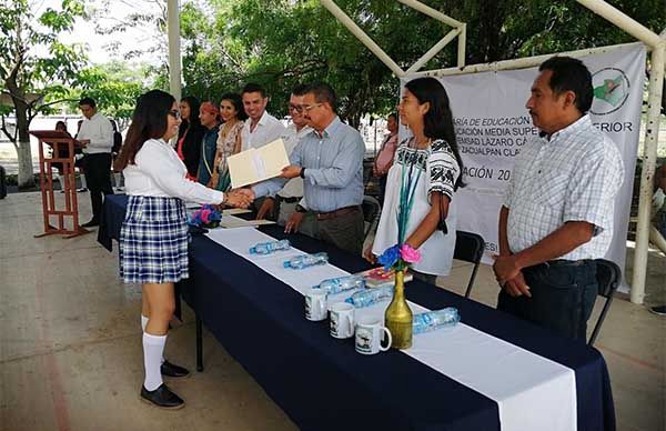 La educación debe servir para transformar: López Carreón 