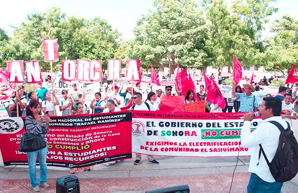 Instalan plantón frente a Palacio de Gobierno en Hermosillo 