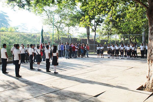 Preparatoria José Martí inicia ciclo escolar