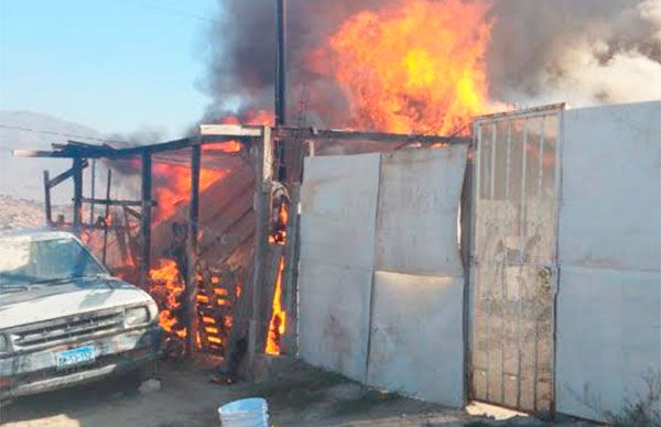 Incendio deja sin vivienda a familia humilde 