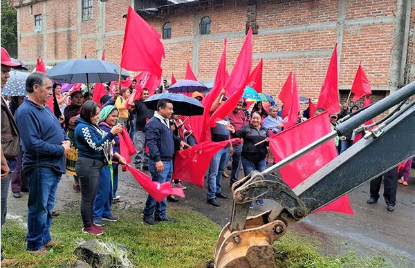 Arranca obra impulsada por el Movimiento Antorchista en Carapan