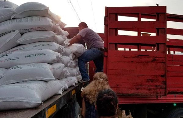 Lucha organizada ven materializada con la entrega de fertilizante 