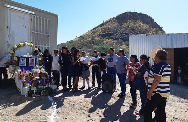 Recuerdan a Berenice y Omar en desierto de Sonora