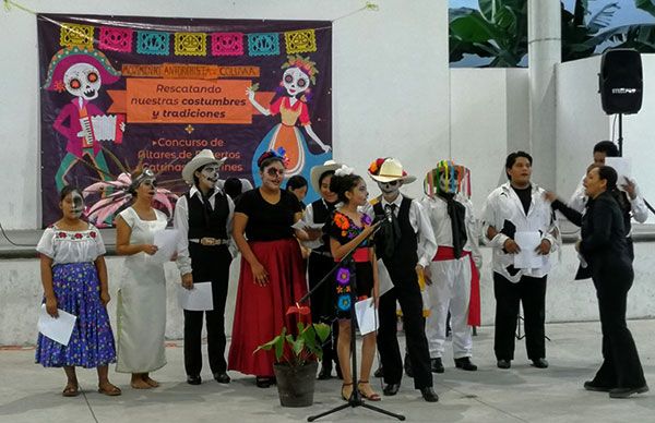 En Colima preservan tradión de Día de Muertos