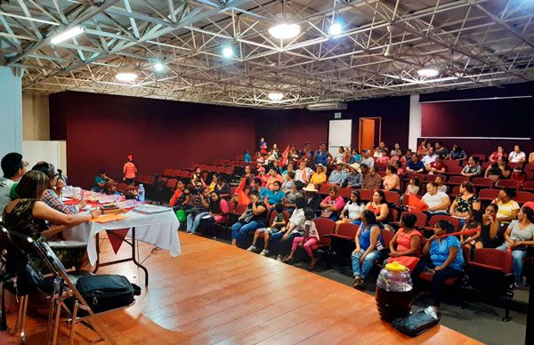 Plenistas de Minatitlán reciben conferencia 