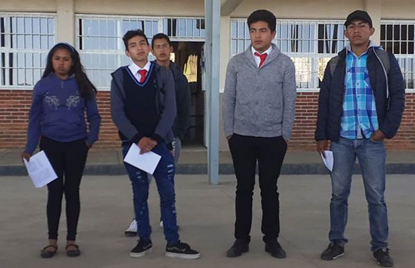 Estudiantes de Tenango junto a miles de antorchistas iluminarán el Estadio Azteca