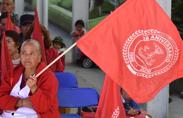 Habitantes de Chimalhuacán listos para asistir al 45 Aniversario de Antorcha en el Estadio Azteca