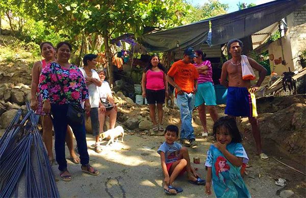 Inicio de pavimentación en colonia de Acapulco, logro antorchista