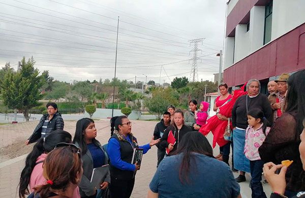 Obtienen antorchistas luminarias inmediatas en delegación La Presa