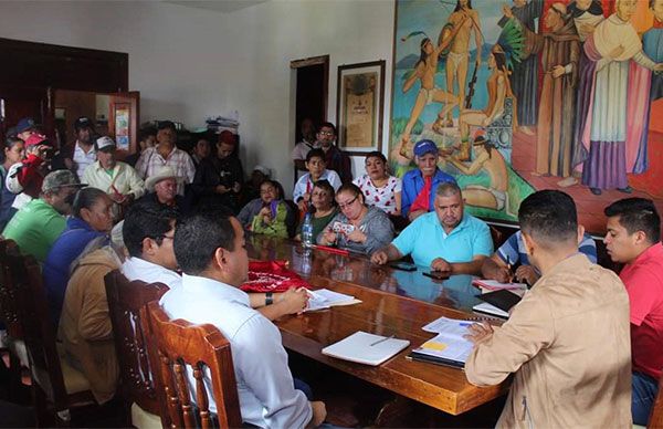 Familias tacambarenses luchan por el progreso colectivo: Antorcha