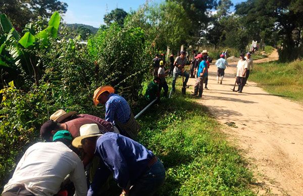 Recibe comunidad de San Antonio tubería para agua potable 