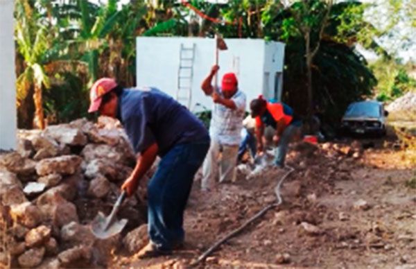 Crece red de agua en Jacinto Canek por obra de Antorcha