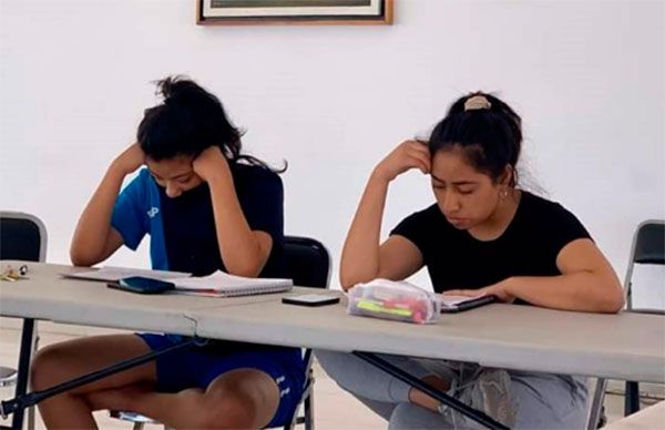 Ante confinamiento, jóvenes practican deporte y arte