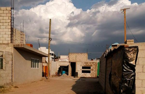 Demandan vecinos agua potable y energía eléctrica