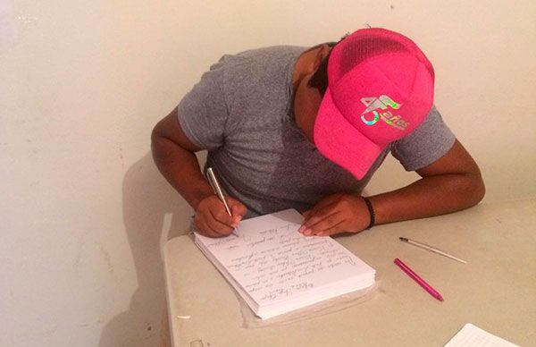 Profesor pide apoyo alimentario a nombre de sus hermanos de clase