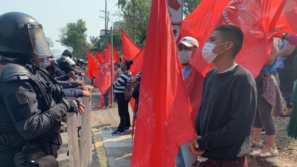 Campesinos se manifiestan ante incumplimiento de entrega de fertilizante del último trienio