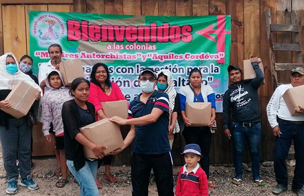 Colonos de Chilpancingo reciben apoyos alimenticios    