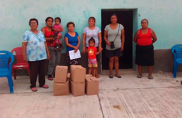 Logra Antorcha despensas para familias humildes de Alpoyeca