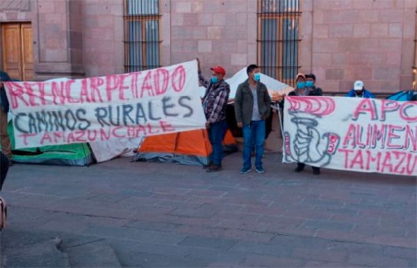 Campesinos de Tamazunchale seguirán en plantón hasta resolver demandas 