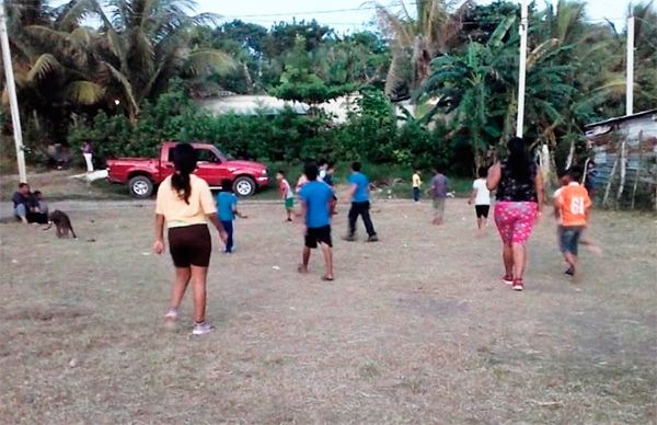 Entrenan niños de Champotón para Torneo Antorchista de Fútbol