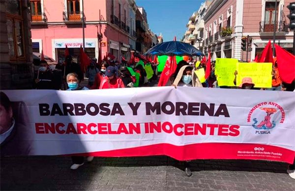 Protestan en Puebla contra Barbosa y su gobierno represor