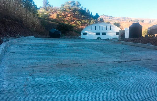 Avanza pavimentación de acceso al auditorio de Zapotitlán Tablas