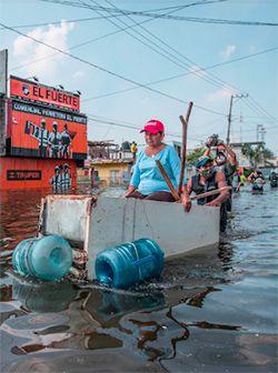 Los tabasqueños bajo el agua y sin apoyo de Morena