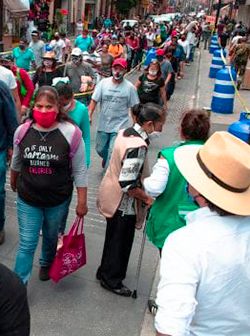 Quédate en casaâ?, insulto para millones de familias