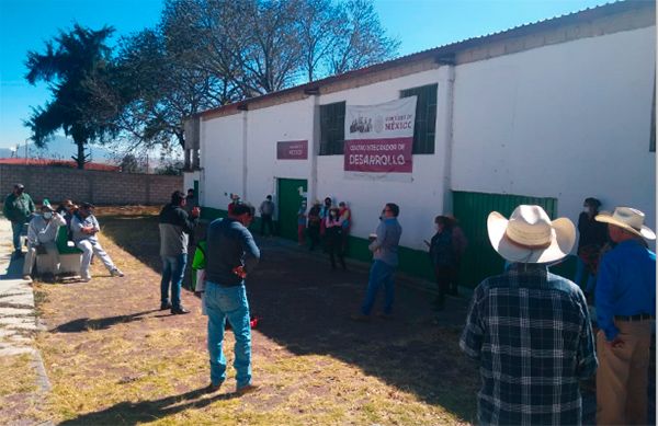 Ante falta de agua, ayuntamiento y Antorcha se unen para brindar un servicio de calidad