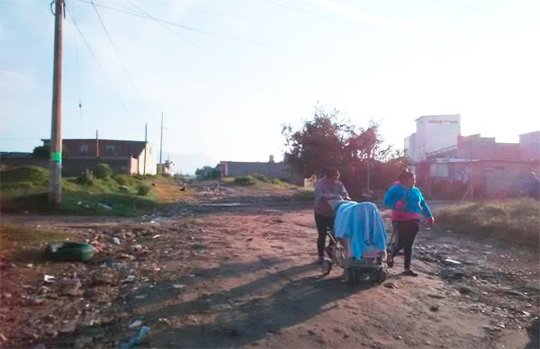 Piden vecinos de la colonia Insurgentes red de agua potable