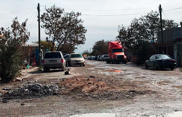 Antorchistas solicitan bacheo en colonia de Nuevo Laredo