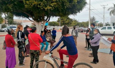 Entregan despensas a familias de Etchojoa