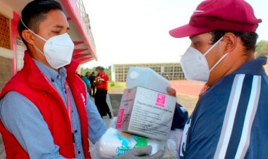 Maricela Serrano continúa entrega de apoyos a transportistas