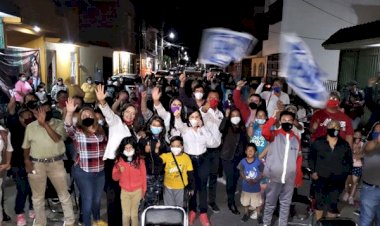 Osvaldo Ávila propone programa de zapatos para estudiantes de Guadalupe