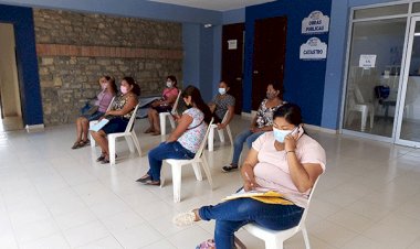 Antorcha gestionó láminas para techados ante el Ayuntamiento de Aquismón