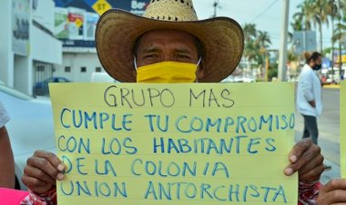 Se manifiestan antorchistas jarochos ante desabasto de agua