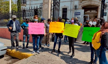 Estudiantes marginados denuncian engaños de la Alcaldía de Pachuca