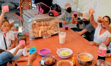 Luchando por certeza jurídica de sus predios, festejan madres de Chilpancingo