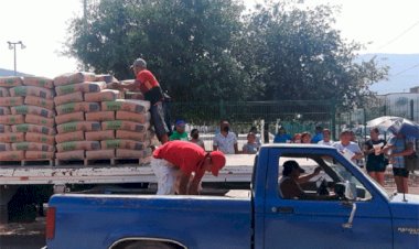 Antorcha entrega material de construcción