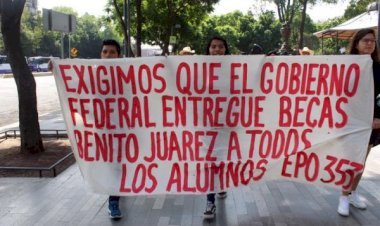 Falsas promesas a los estudiantes becas en el olvido