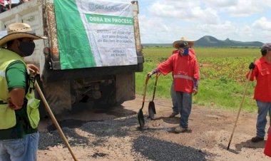 Logra Ayuntamiento antorchista bacheo de carretera en Trancoso