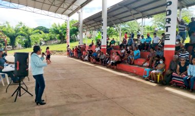 Acuerdan antorchistas de Catemaco, redoblar la lucha por las escrituras de sus terrenos.