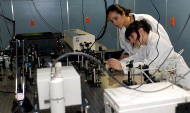 Contra la ciencia, el presidente quiere seguir mandando al matadero