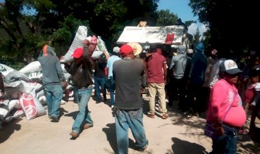 Reciben fertilizante campesinos antorchistas de Chilapa de Álvarez
